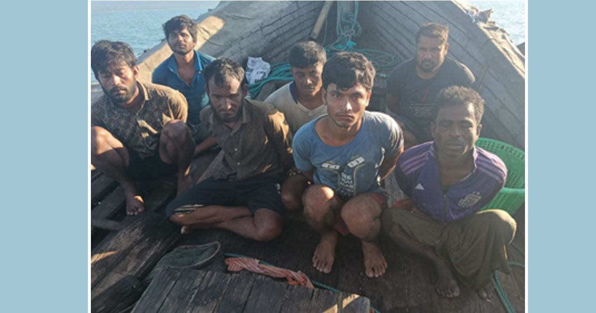 ট্রলারসহ বাংলাদেশি ৭ জেলেকে ধরে নিয়ে গেছে আরকান আর্মি