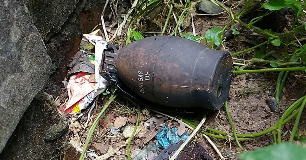 খাগড়াছড়িতে পরিত্যক্ত দোকানঘর থেকে টিয়ারশেল গ্রেনেড উদ্ধার