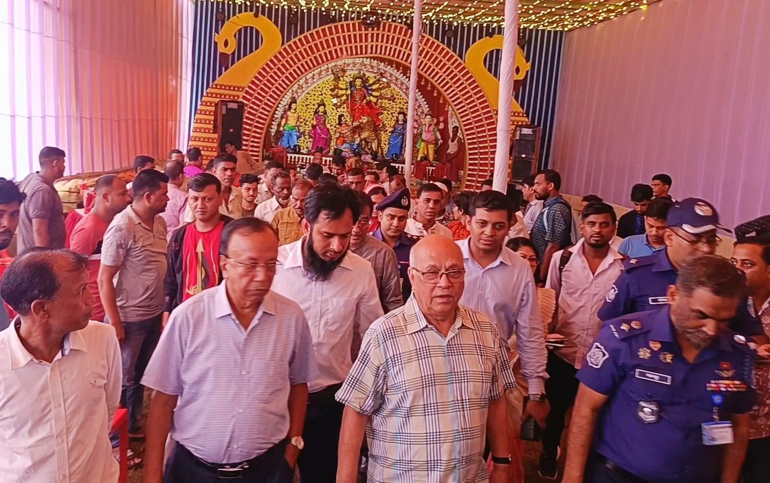 ভবিষ্যৎ প্রজন্মের জন্য সাম্প্রদায়িক সম্প্রীতির দেশ গড়তে চাই: আনোয়ারায় উপদেষ্টা ফারুক-ই-আজম