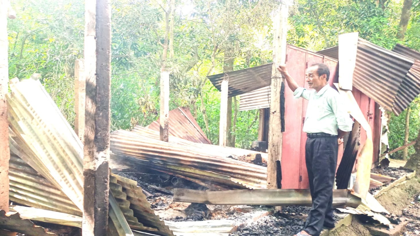 রাউজানে চাঁদা না পাওয়ায় এক সংখ্যালঘু ব্যবসায়ীর দোকান পুড়িয়ে দিল দূর্বৃত্তরা