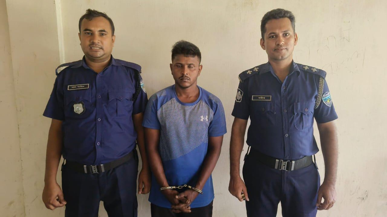 পটিয়ায় রাজু হত্যা মামলার পলাতক আসামি জায়েদ গ্রেপ্তার