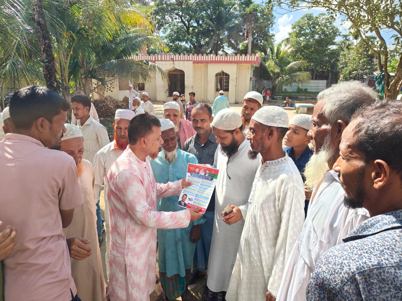 রাঙ্গুনিয়ায় অধ্যাপক কুতুব উদ্দিন বাহারের গণসংযোগ