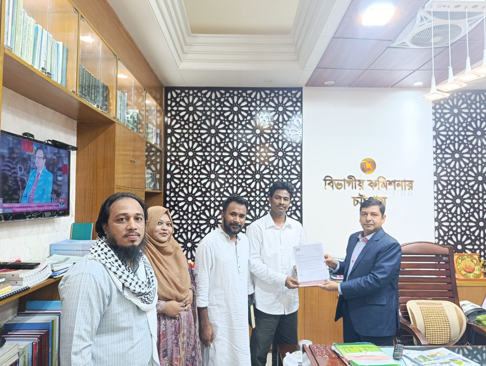 চট্টগ্রাম বিভাগীয় কমিশনারের সাথে এ এস এম সুজা উদ্দীনের নেতৃত্বে জাতীয় নাগরিক পার্টির সৌজন্য সাক্ষাৎ
