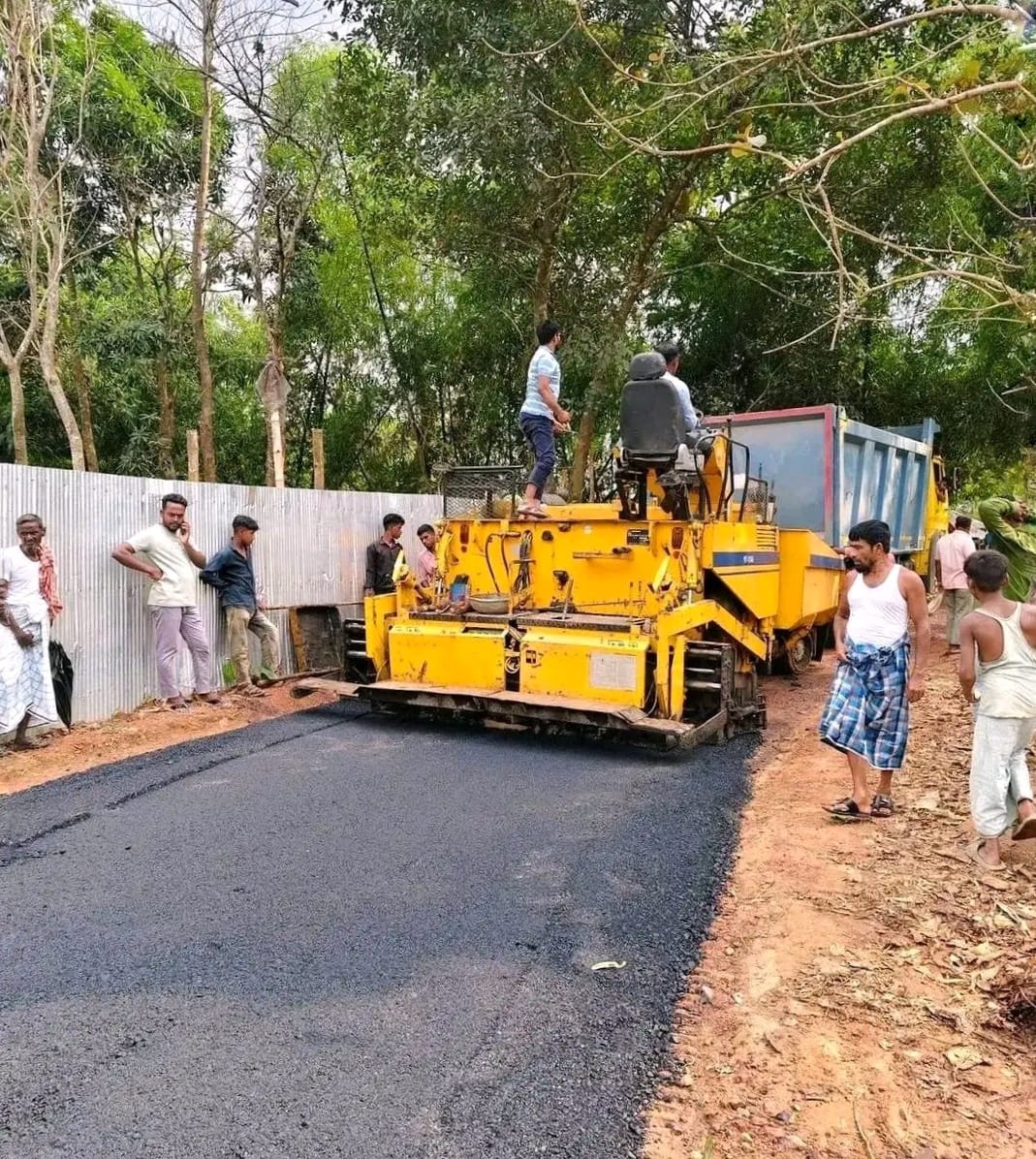 ফটিকছড়িতে কাঞ্চনগর-বাইন্যাছোলা সড়ক সংস্কার শুরু, স্থানীয়দের মাঝে ফিরেছে স্বস্তি