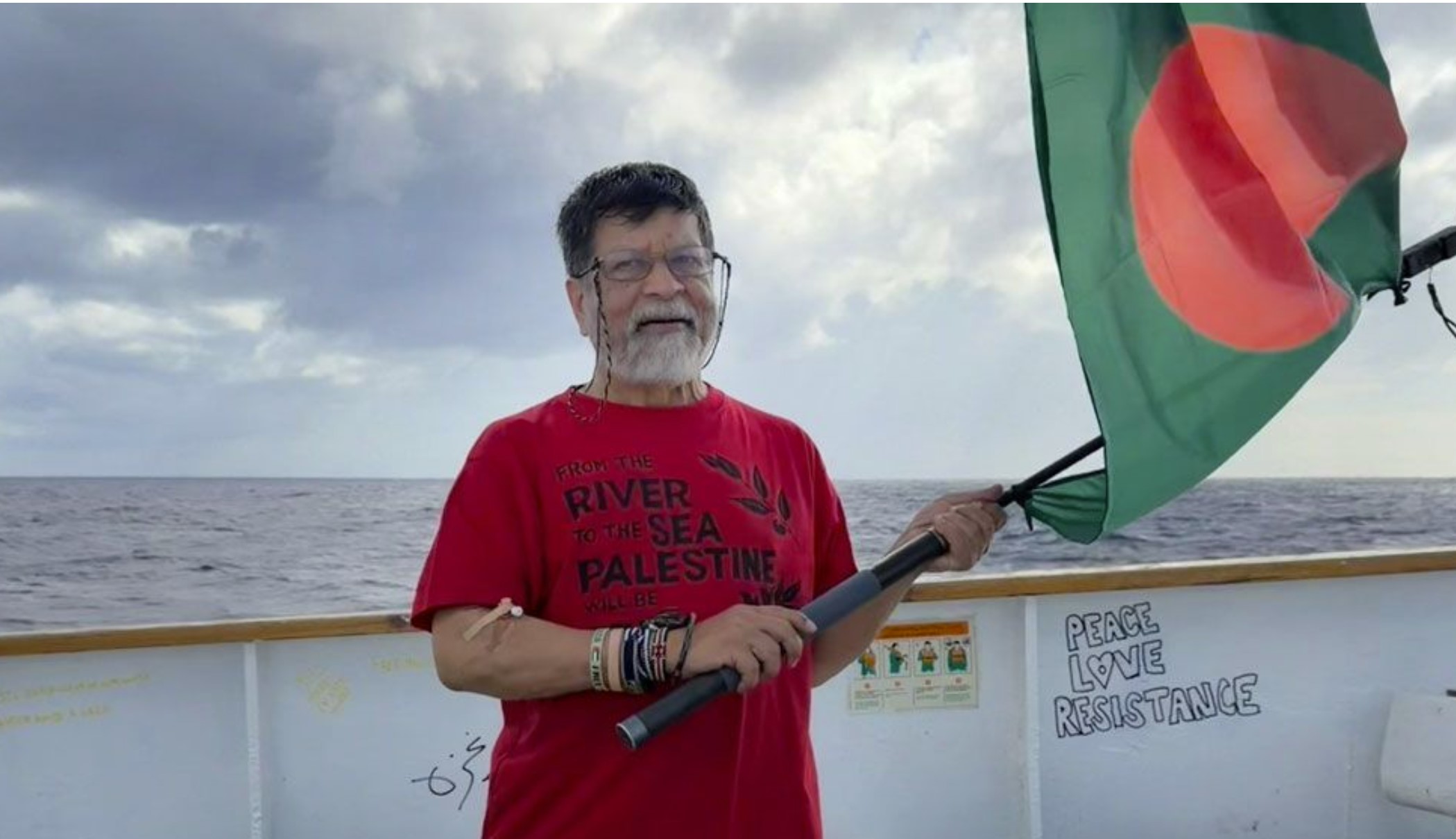 দখলদার ইসরায়েলি বাহিনীর হাতে আটক শহিদুল আলম।