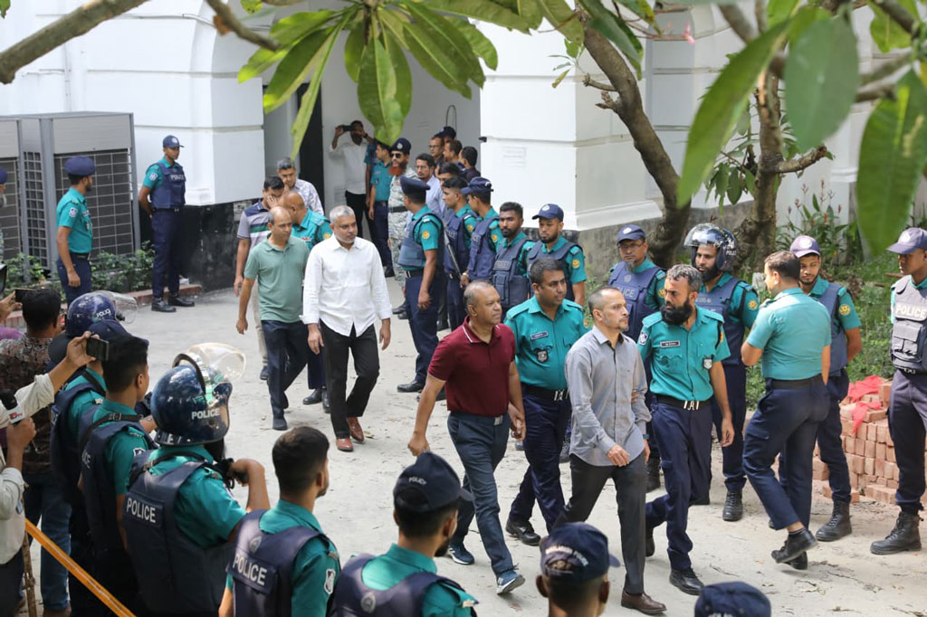 ১৫ সেনা কর্মকর্তা অপরাধ সংঘটিত করেননি, ঘটনায় তাঁদের নিয়ন্ত্রণ ছিল না: আইনজীবী